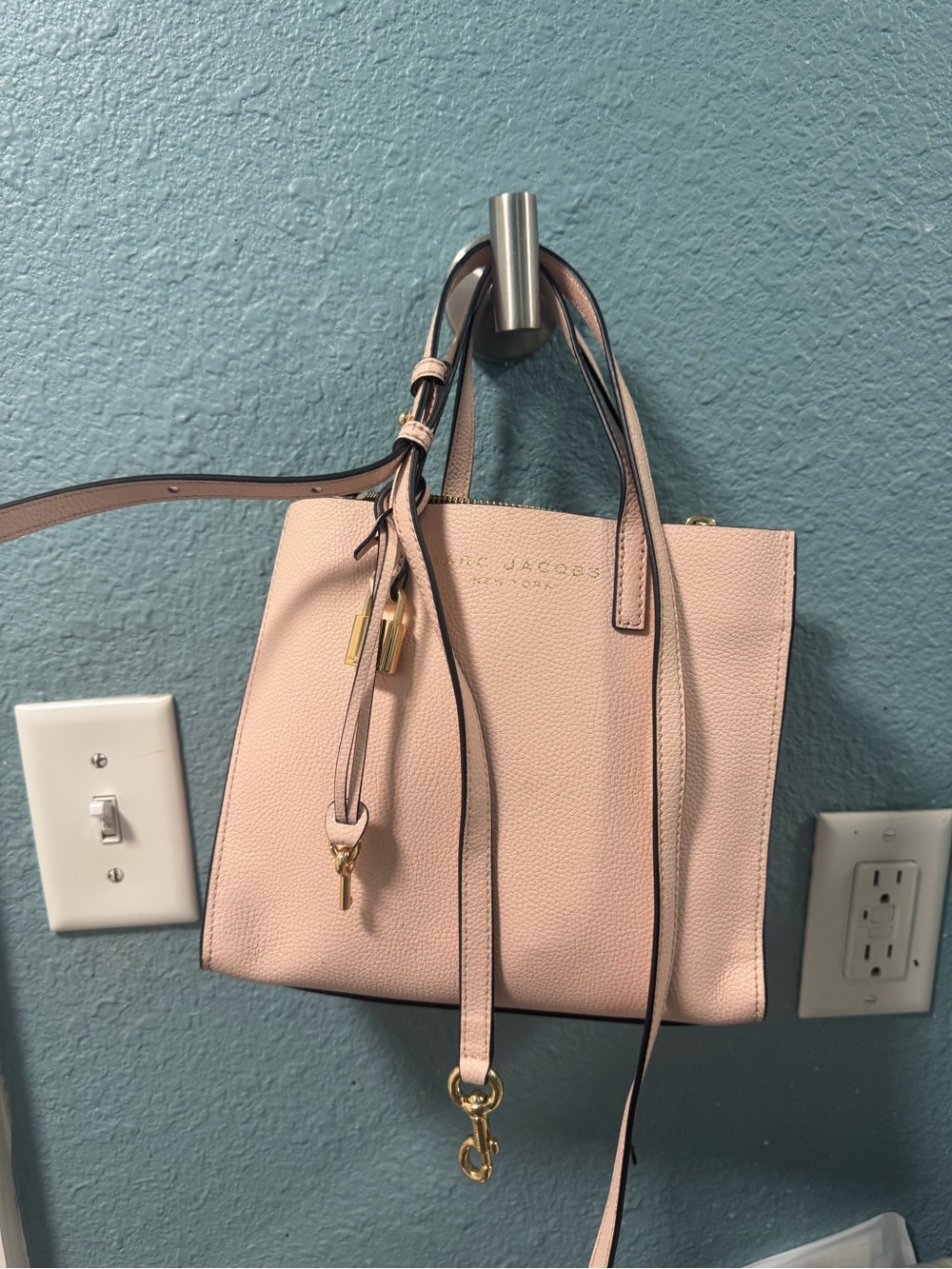 Marc Jacobs Blush Pebbled Leather Satchel with Gold Lock - Picture 3 of 9